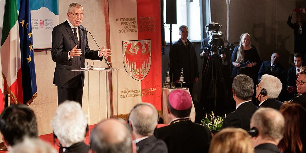 Rede des Bundespräsidenten beim Festakt "50 Jahre Südtirol-Paket"
