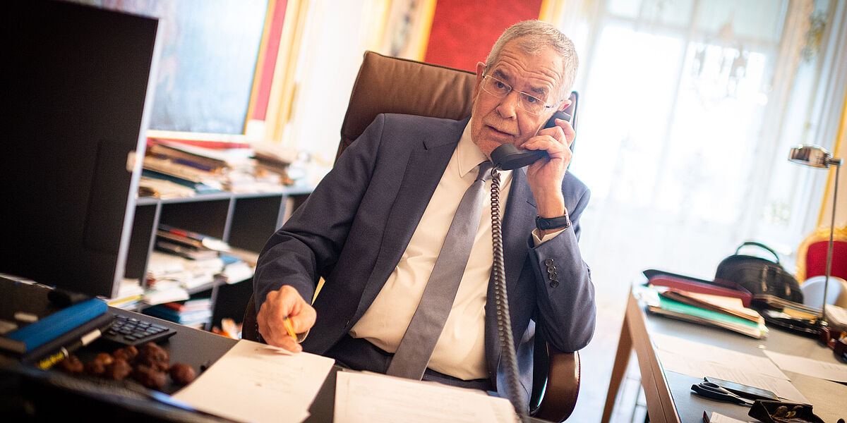 Appell des Bundespräsidenten, sich an die Schutzmaßnahmen zu halten.