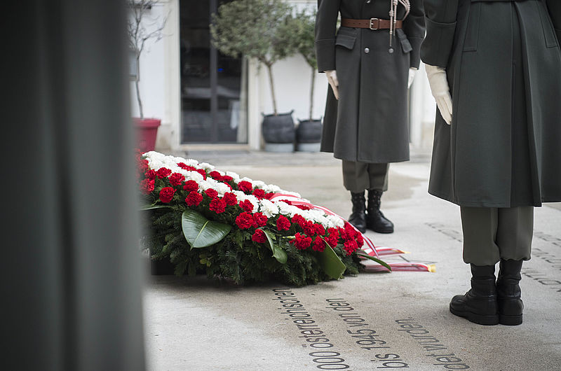 Kranzniederlegung anlässlich des Jahrestages des Novemberpogroms