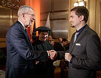 Bild 6 von 9