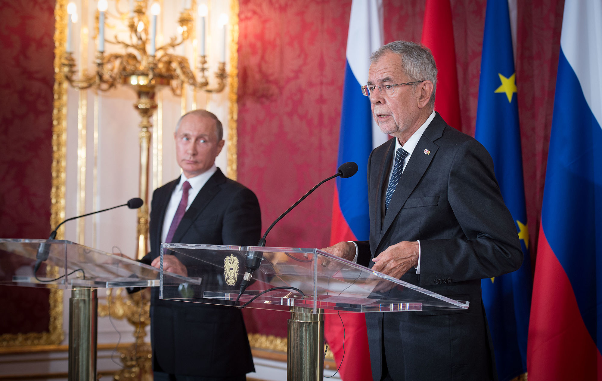 Präsident Vladimir Putin vom Bundespräsidenten mit ...