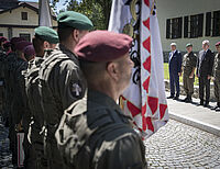 Bild 2 von 8