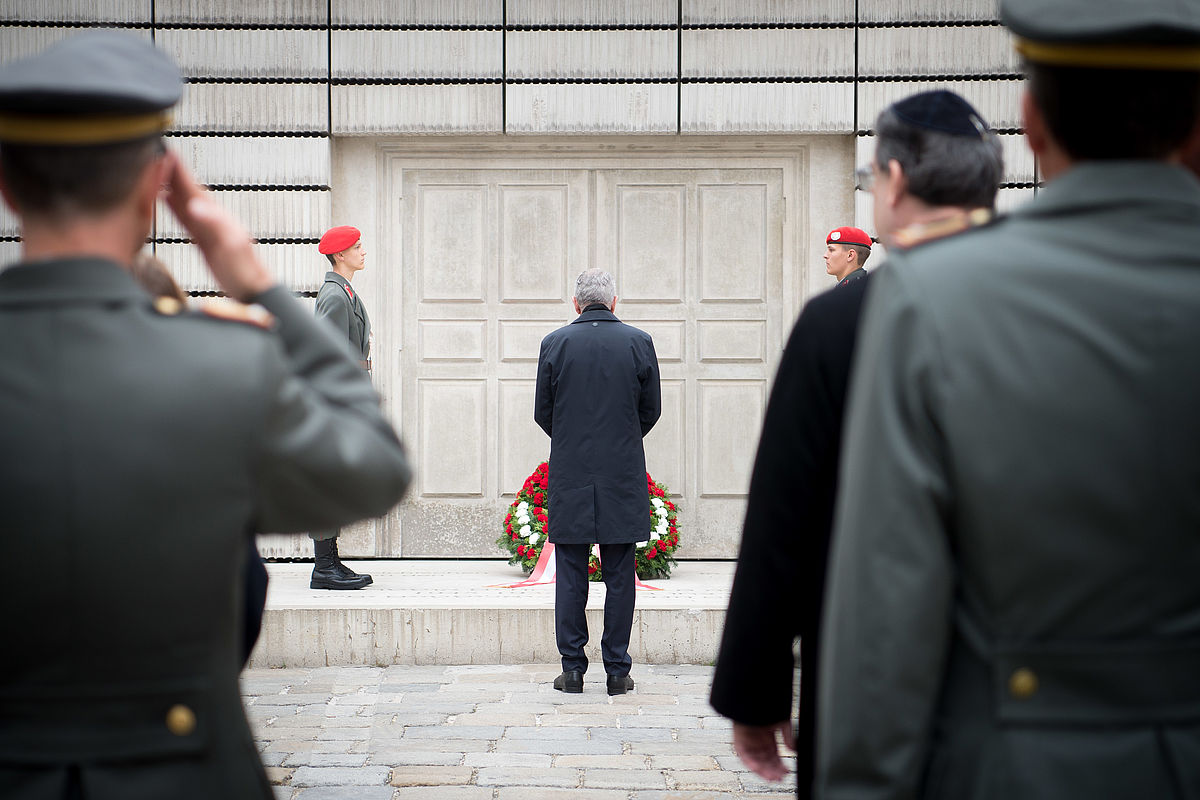 Kranzniederlegung am Judenplatz