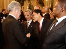 Bild Neujahrsempfang f�r das Diplomatische Corps 2013 in gr&ouml;&szlig;erer Aufl&ouml;sung anzeigen